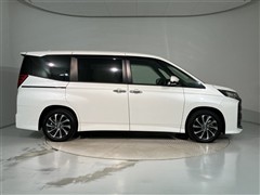 ノア HEV S-G 7ニンノリ