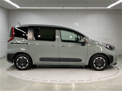 シエンタ HEV Z 5ニンノリ