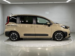 シエンタ HEV Z 7ニンノリ