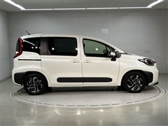 シエンタ HEV Z 5ニンノリ
