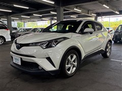 トヨタ　C-HR ハイブリッド S