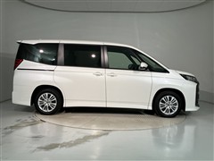 ノア HEV S-G 7ニンノリ