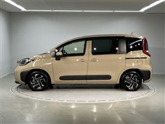 シエンタ HEV Z 7ニンノリ