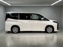 ノア ハイブリッド S-G 8ニン