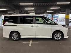 ノア ハイブリッド S-G 8ニン