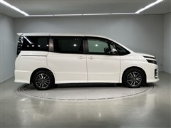 ヴォクシー ZS 8ニンノリ