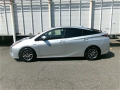 プリウス S セーフティプラス4WD