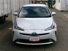 プリウス Sセーフティプラス2 4W