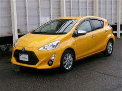 トヨタ アクア G