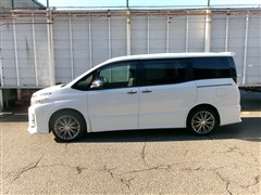 ヴォクシー ZSキラメキ 7ニン