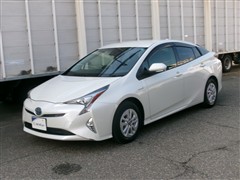 トヨタ プリウス Sセーフティプラス 4WD