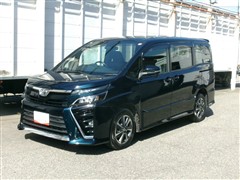 トヨタ ヴォクシー ZS 4WD 8ニン