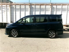 ヴォクシー ZS 4WD 8ニン