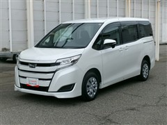 トヨタ ノア X 4WD 7ニン