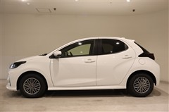 ヤリス ハイブリッド X