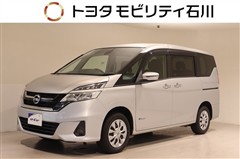 日産　セレナ B 4WD