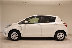 ヴィッツ ハイブリッド F