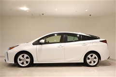 プリウス S セーフティー+2