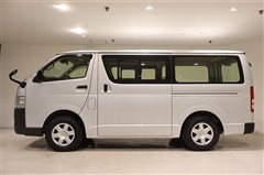 ハイエースバン デラックス 4WD