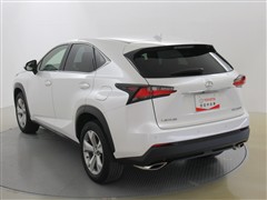 NX200t バージョンL