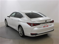 ES300h バージョンL