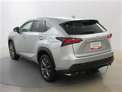 NX200t Fスポーツ