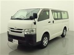 トヨタ　ハイエースバン DX *