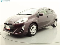 トヨタ　アクア G