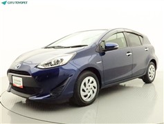 トヨタ　アクア S スタイルブラック