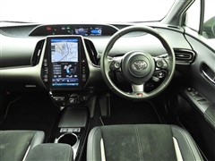 プリウス PHEV GR SPORT