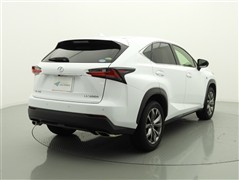 NX200t Fスポーツ