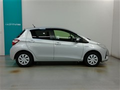 ヴィッツ ハイブリッド F