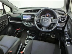 ヴィッツ Fセーフティエディション2