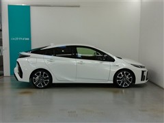 プリウスPHV S GRスポーツ