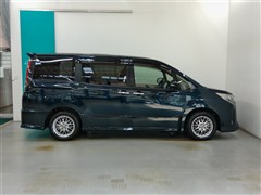 ノア ハイブリッド Si WxB2