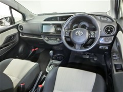 ヴィッツ ハイブリッド F