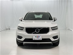 XC40 T4 モメンタム