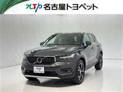 ボルボ XC40 T4 AWD インスクリプシ