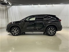 NX200t Fスポーツ