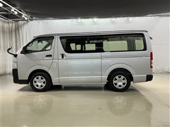 ハイエースV DX