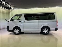 ハイエースV DX
