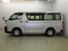 ハイエースV DX