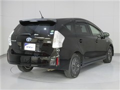 プリウスアルファ S