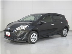 トヨタ　アクア S スタイルブラック