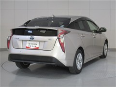 プリウス Sセーフティプラス