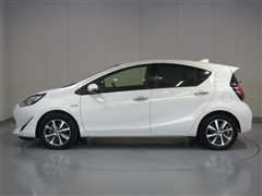 アクア S スタイルブラック