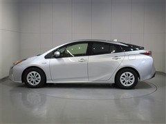 プリウス S セーフティプラス