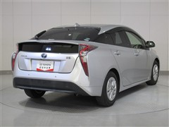 プリウス S セーフティプラス