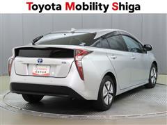 プリウス A