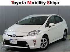 トヨタ　プリウス S
